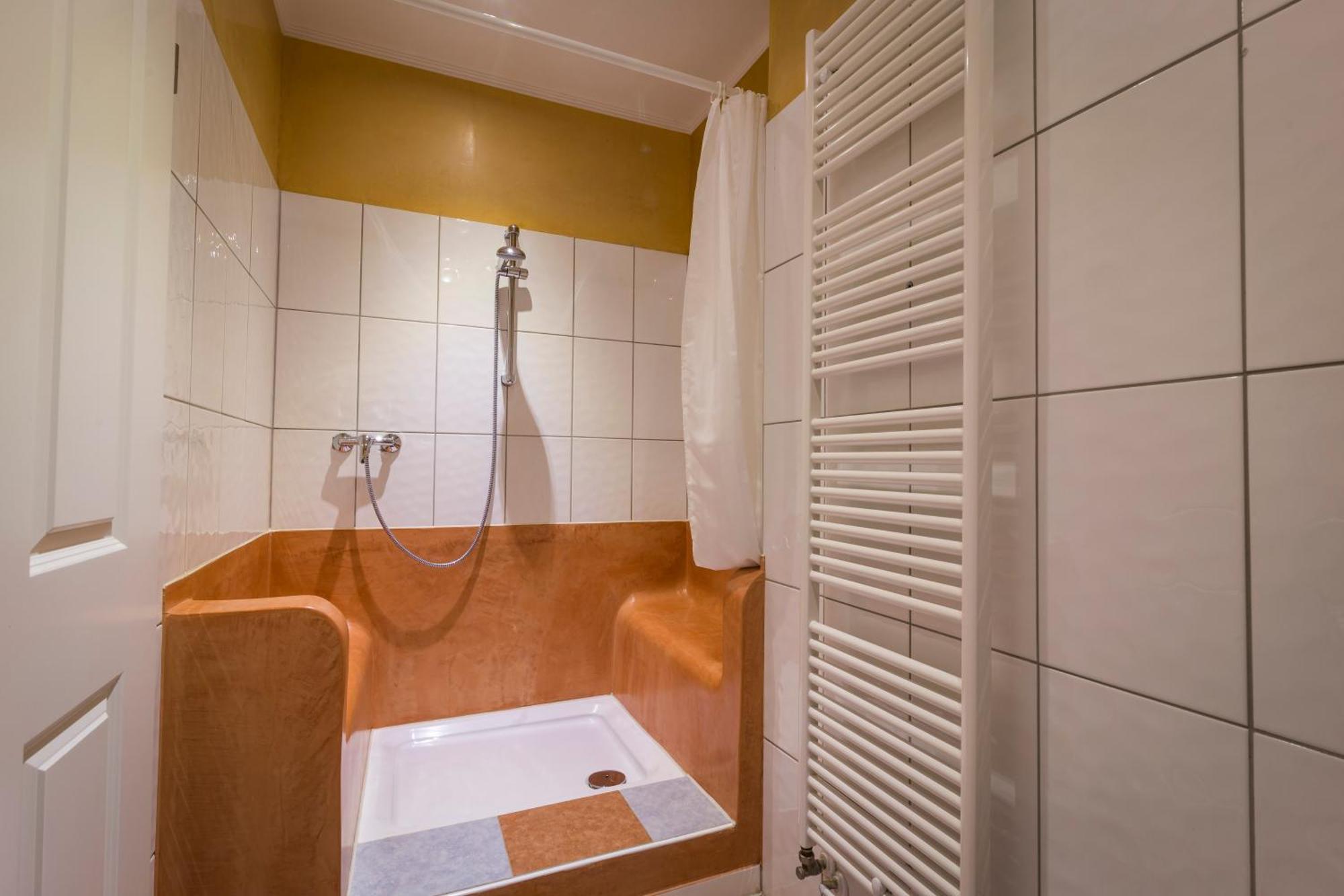 Hotel Am Markt Saarburg Room photo